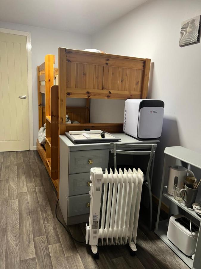 Private Cabin, Own Access & Ensuite ベルファスト エクステリア 写真