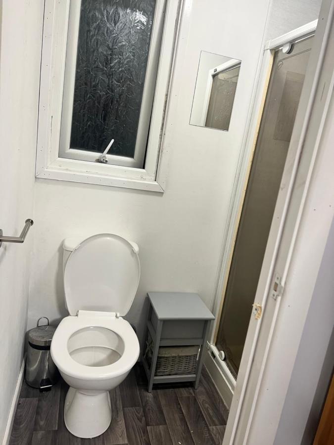 Private Cabin, Own Access & Ensuite ベルファスト エクステリア 写真